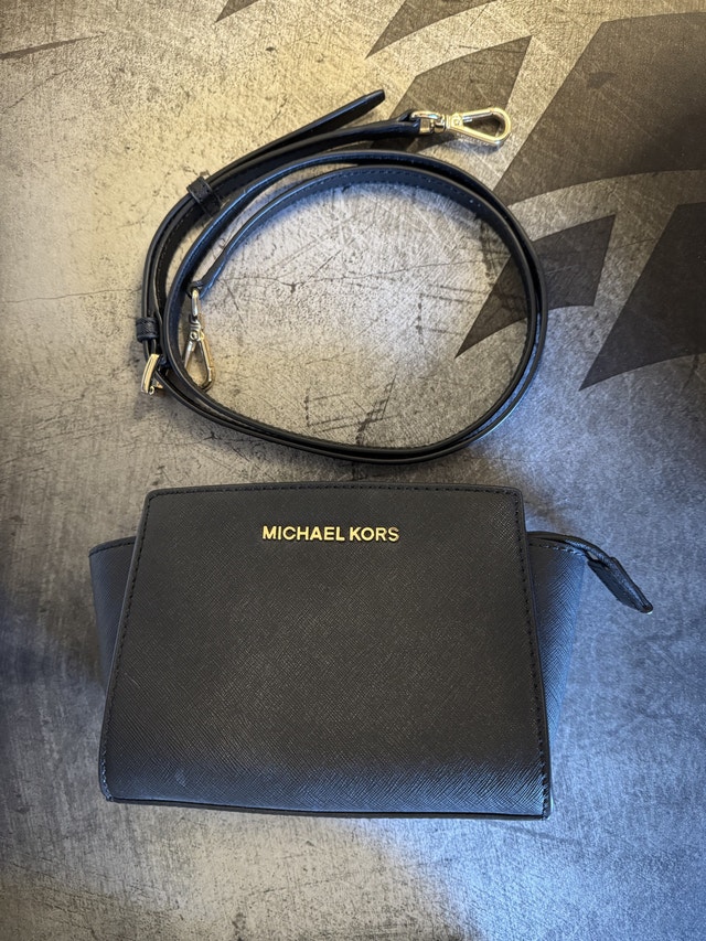 Michael Kors purse with strap - photo 2
