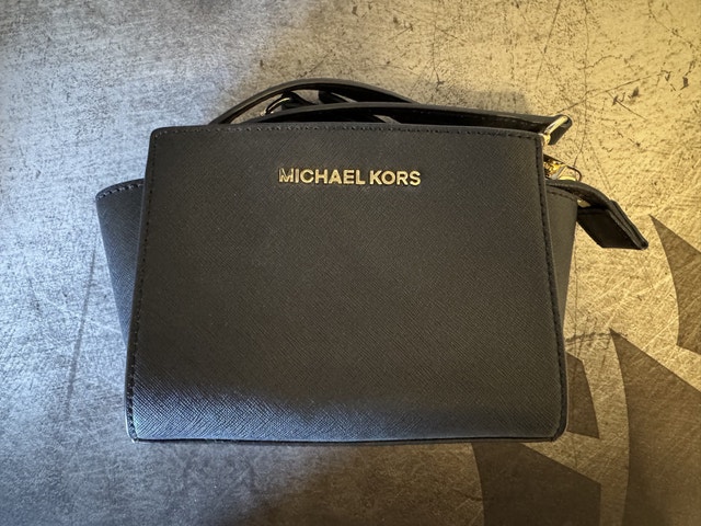 Michael Kors purse with strap - photo 3
