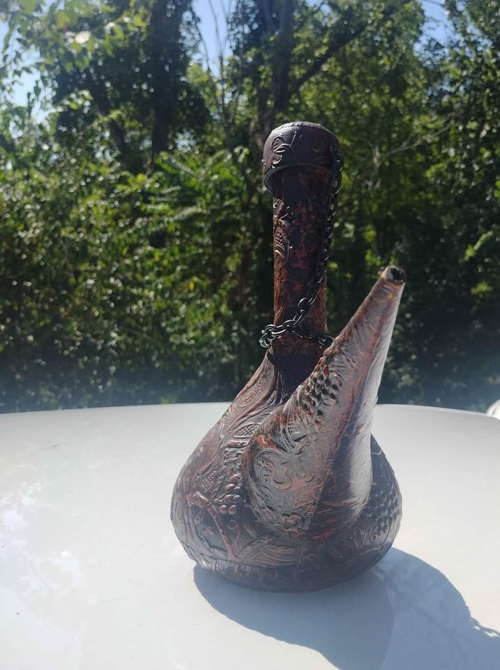 Embossed leather wrapped glass wine decanter - photo 4