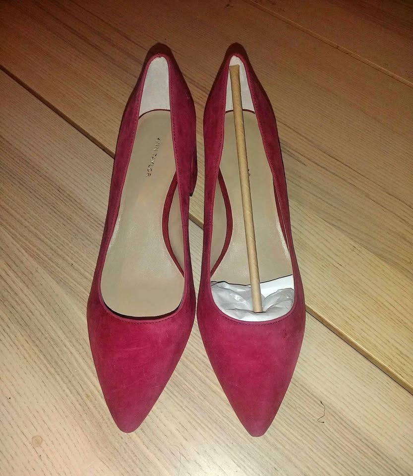 🎶 Red suede shoes 🎶 9M