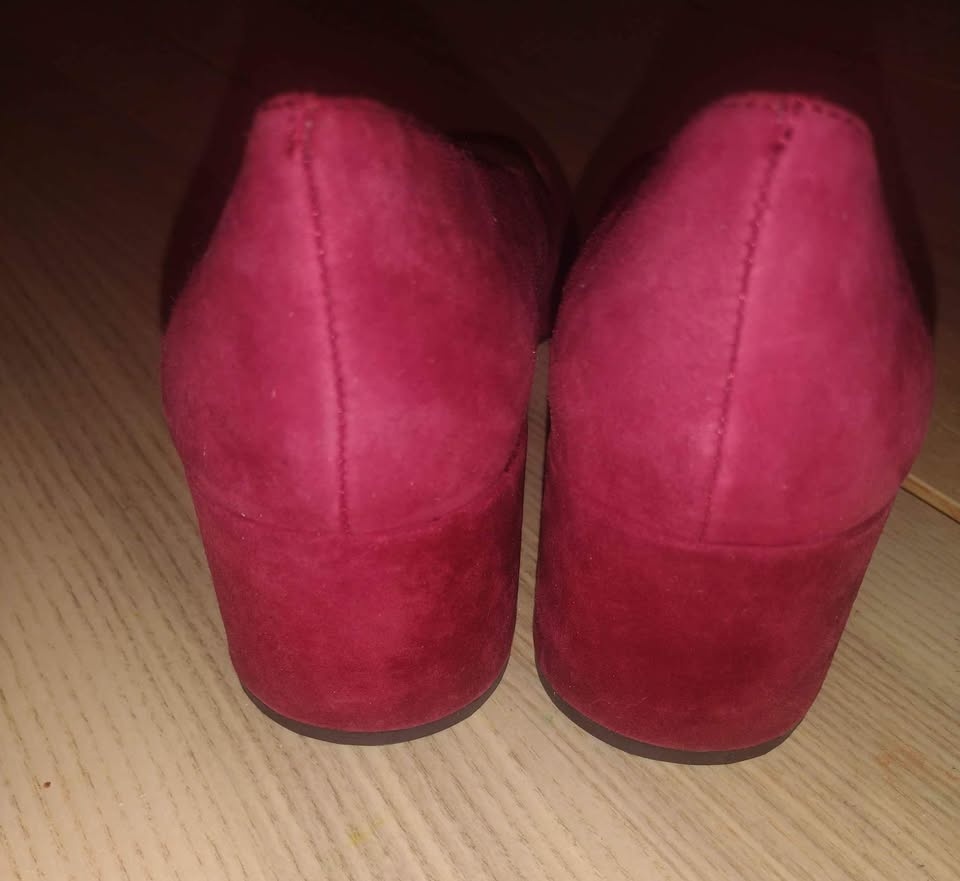 🎶 Red suede shoes 🎶 9M - photo 2