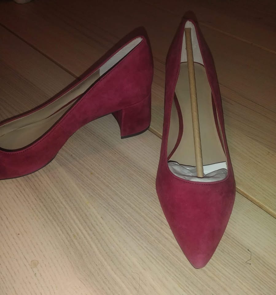 🎶 Red suede shoes 🎶 9M - photo 3