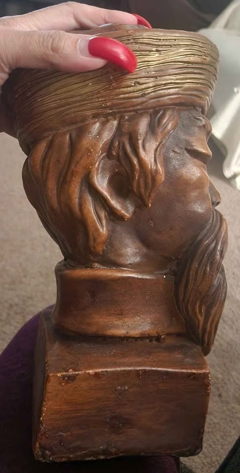 Asian couple sculpture 12x5 - photo 3