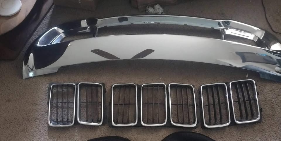 Mesh & Grill only for a 2014 Jeep Cherokee - photo 2
