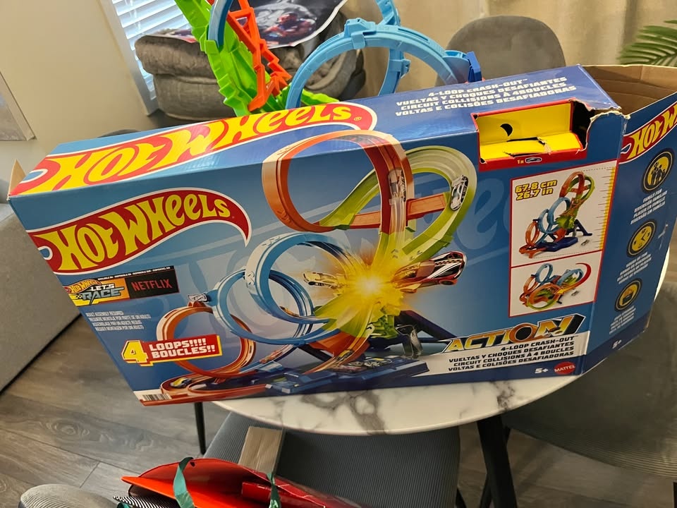 Hot Wheels Action 4-Loop Crash-Out Track Set - Complete with Box - photo 4