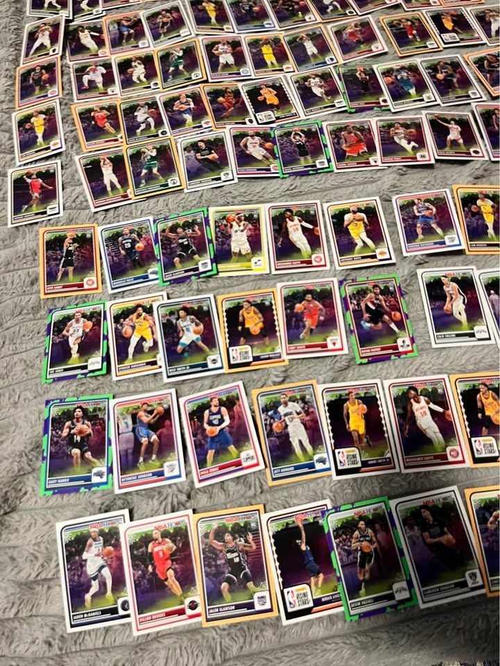 Huge 200+ 2023-2024 NBA Haunted Hoops Card lot - photo 3