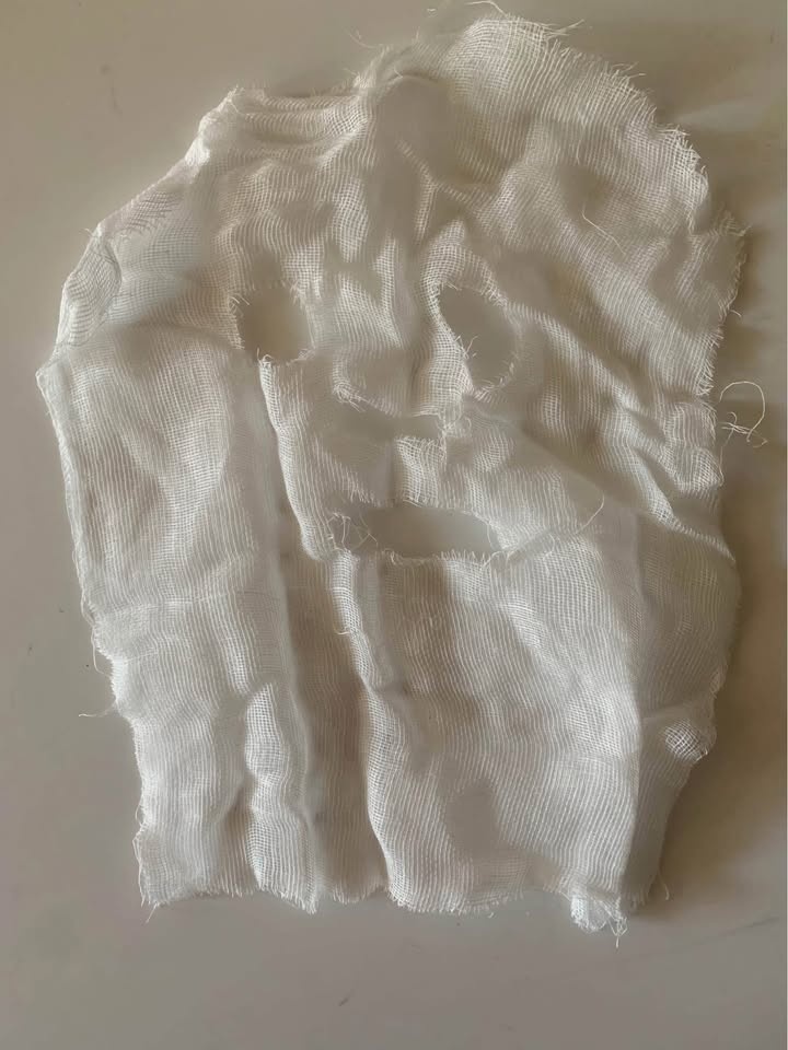 Pre cut gauze facial mask - photo 2