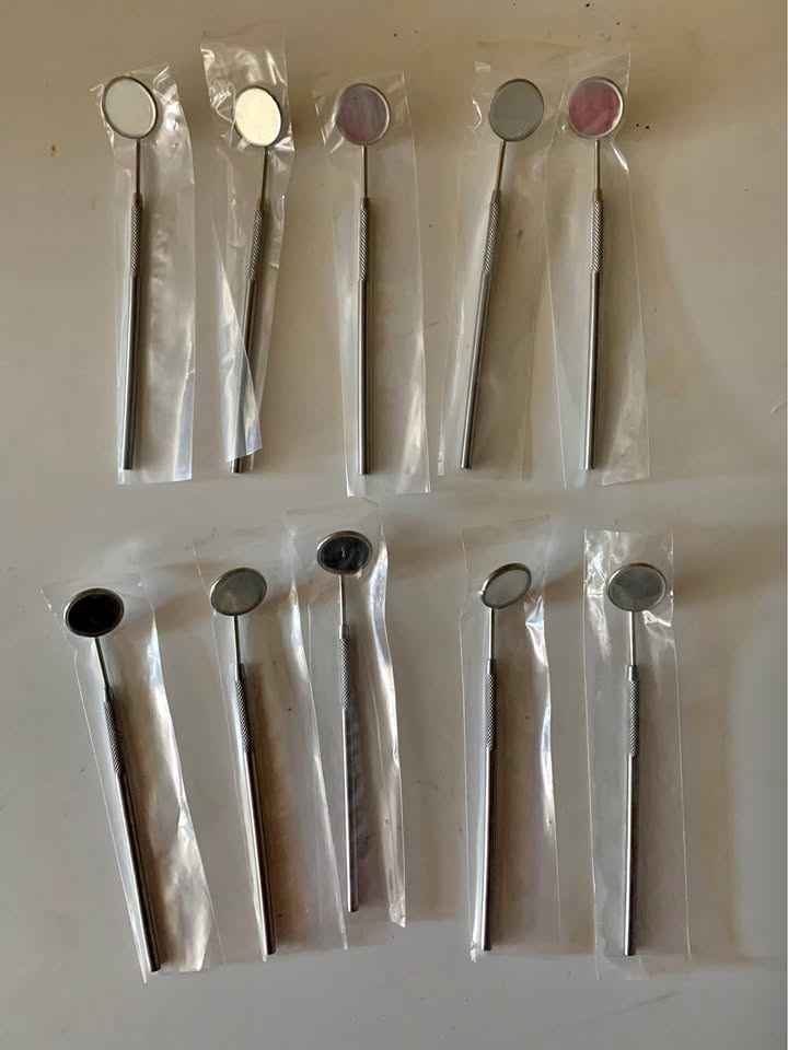 Dental mouth mirror set to 10