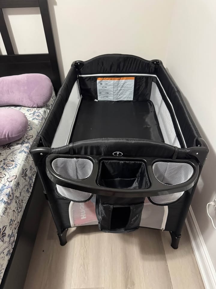 5-in-1 Baby Bassinet / Bedside Sleeper – Like New! - photo 3