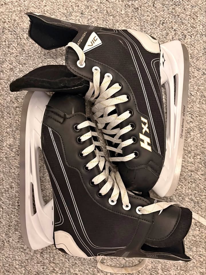Ice skates US size 8
