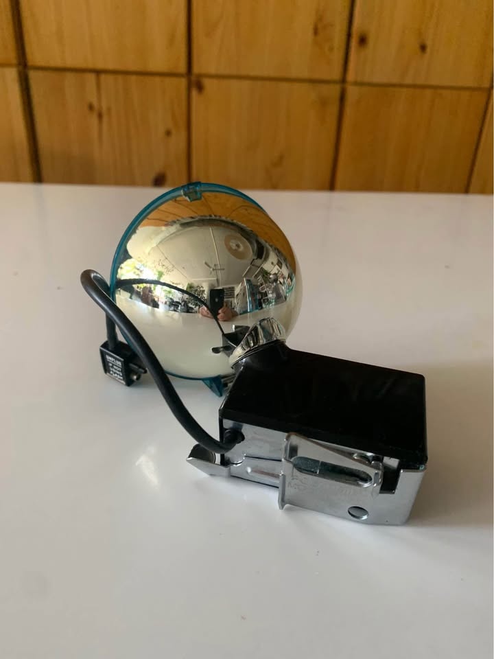 Polaroid model 268 flash gun - photo 2
