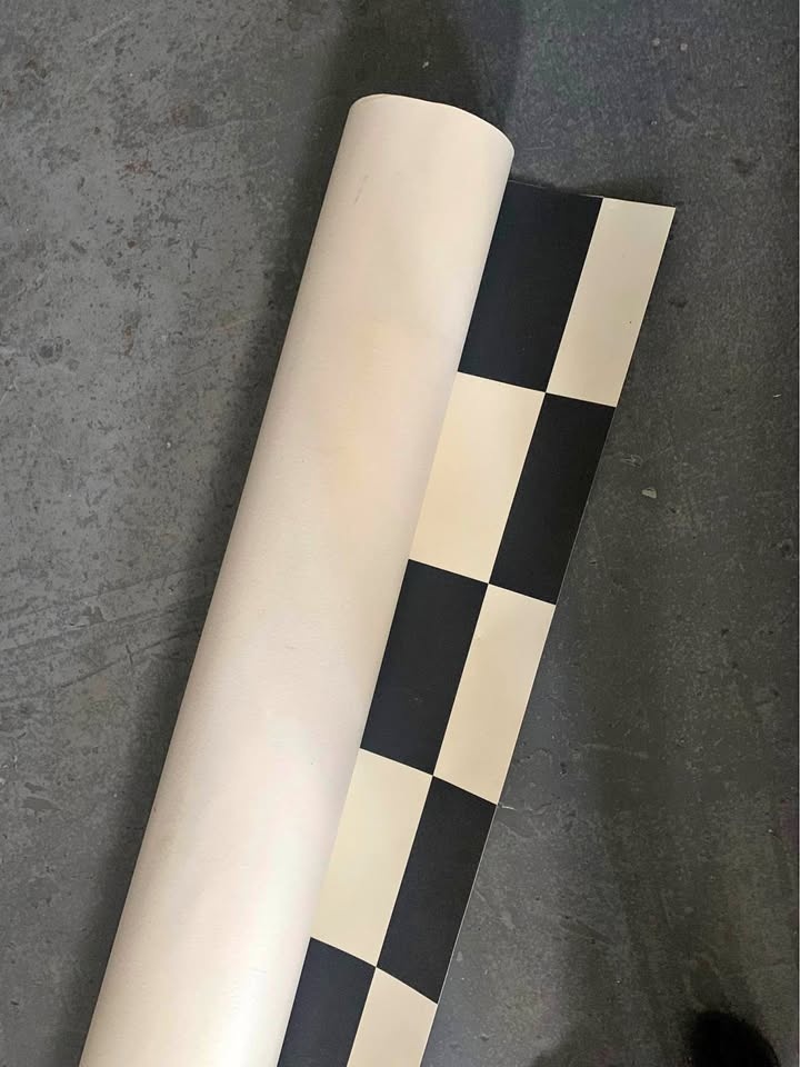 Rollable vinyl floor, used for photo shoots