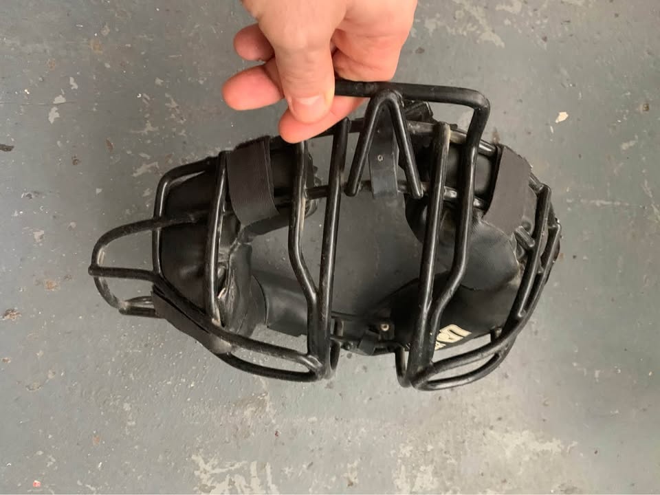 Vintage United Athletic catcher’s mask - photo 3