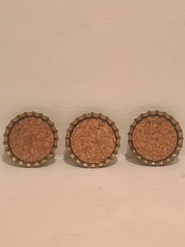 3 RARE Antique 1940s Belle Beverages Bottle Caps - photo 2