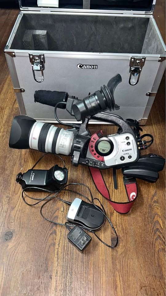PROFESSIONAL VINTAGE VIDEO CAMERA Canon DM XL1A 3CCD