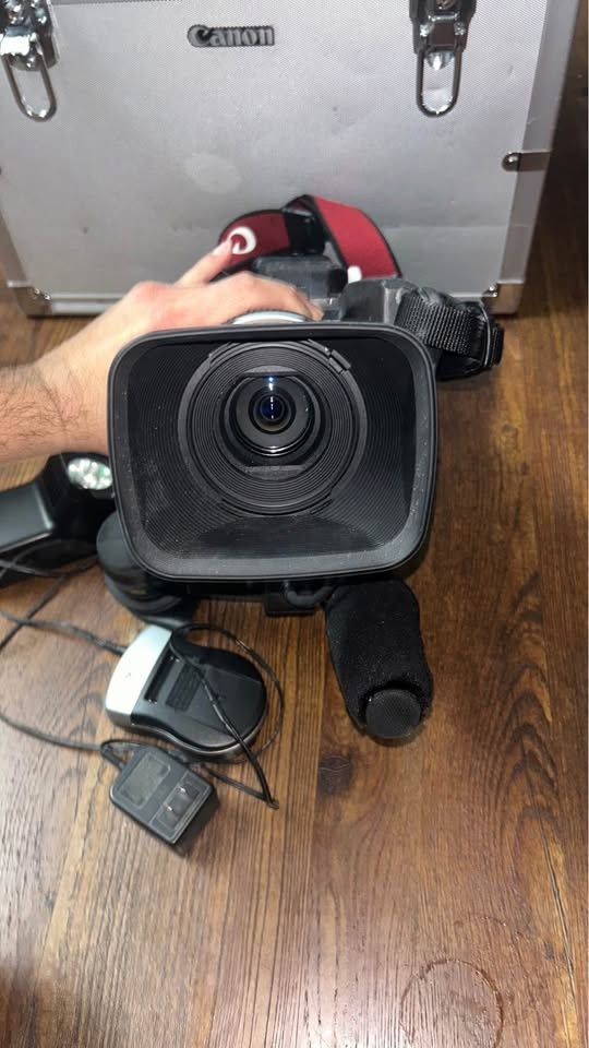 PROFESSIONAL VINTAGE VIDEO CAMERA Canon DM XL1A 3CCD - photo 2