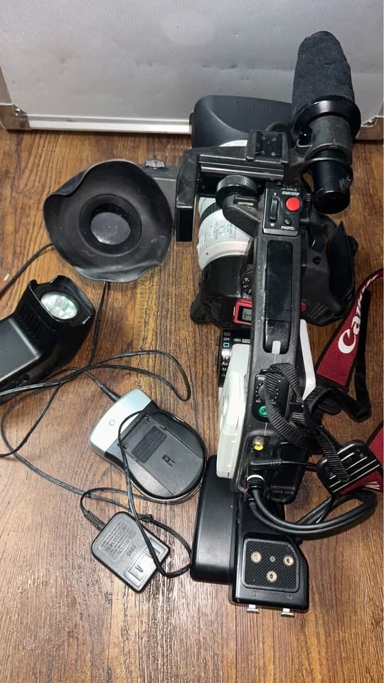 PROFESSIONAL VINTAGE VIDEO CAMERA Canon DM XL1A 3CCD - photo 4