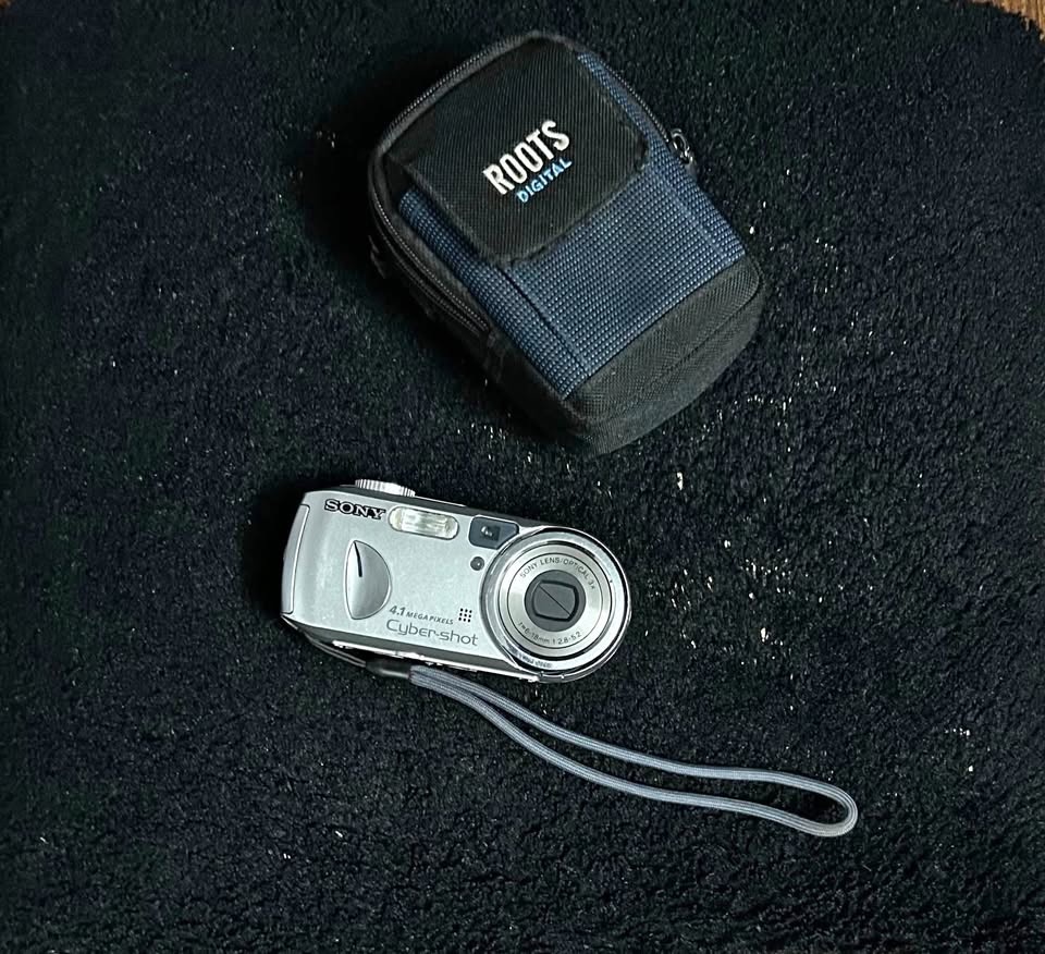 Sony Cybershot AESTHETIC Camera dscp73