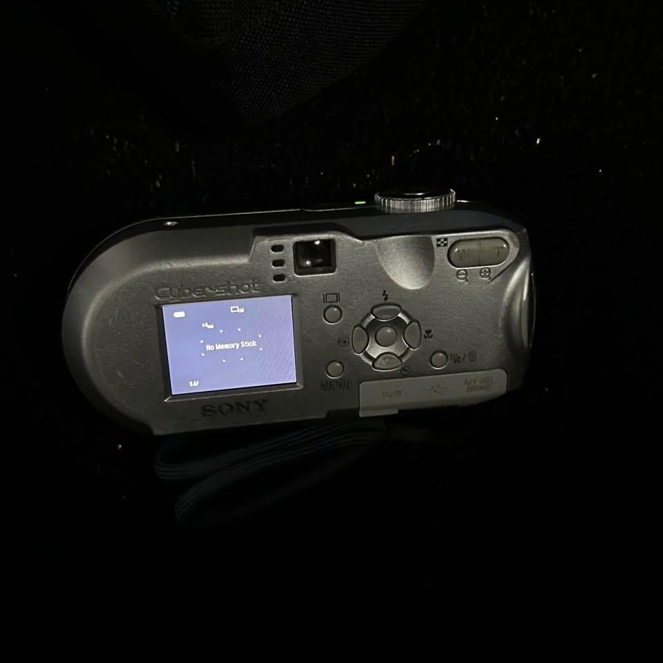 Sony Cybershot AESTHETIC Camera dscp73 - photo 2