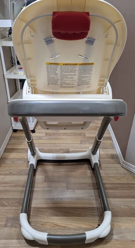 Graco Adjustable Height High Chair - photo 3