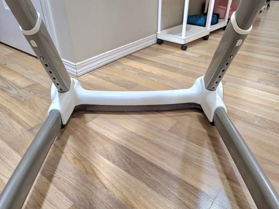 Graco Adjustable Height High Chair - photo 4