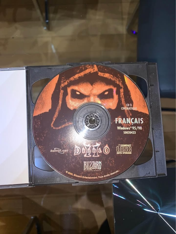TO GIVE AWAY/À DONNER Diablo 2 disque jeu et cinématique - photo 3