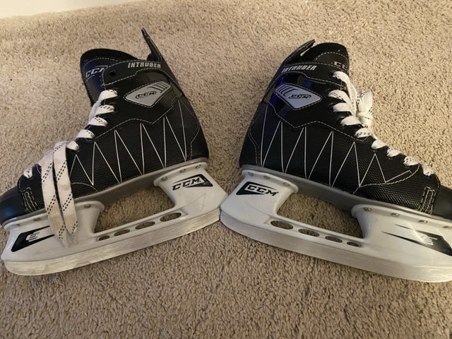 Hockey Skates Size 4 - photo 4
