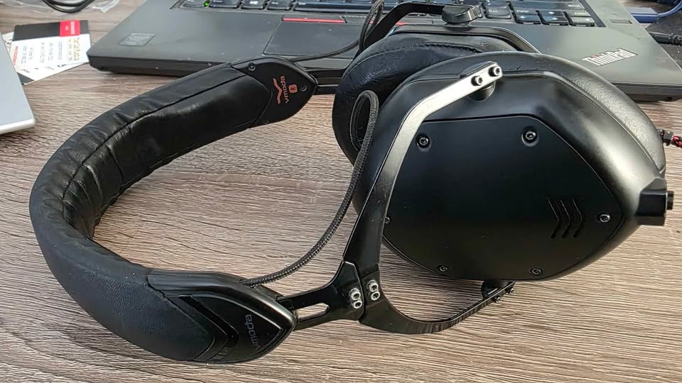 V-Moda crossfade M-100 headphones - photo 4
