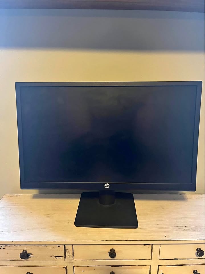 HP 21.5-inch Monitor