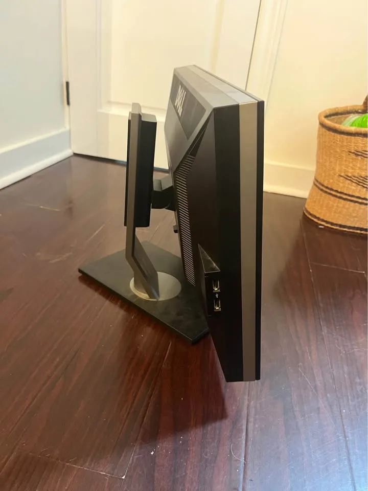 Dell monitor 22” works perfect image indicator(3)