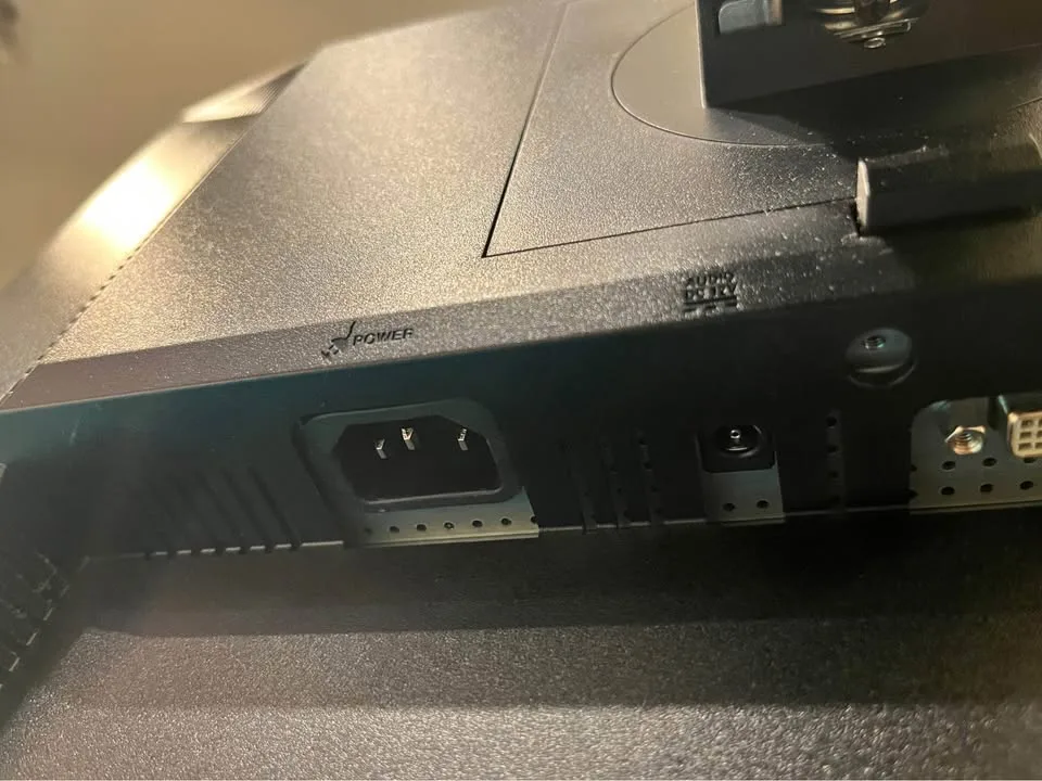 Dell monitor 22” works perfect image indicator(6)