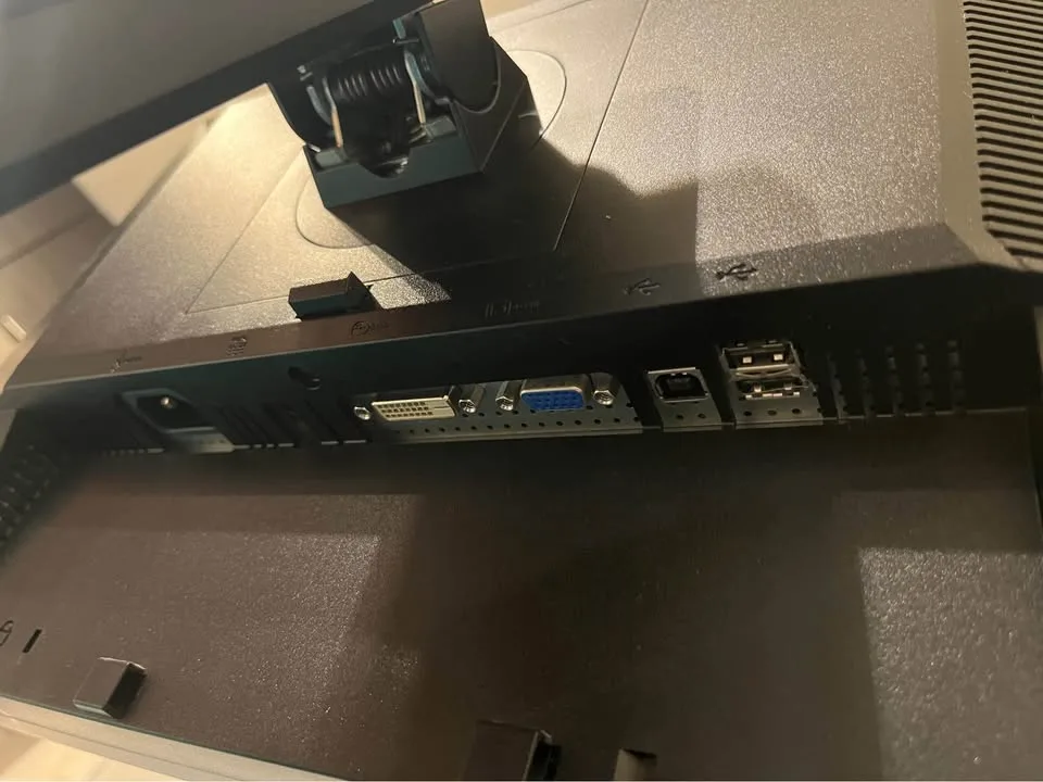 Dell monitor 22” works perfect image indicator(7)