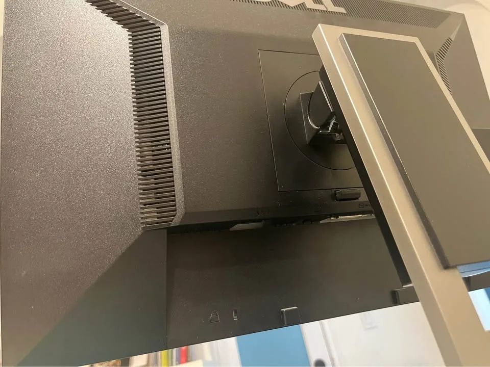 Dell monitor 22” works perfect image indicator(8)