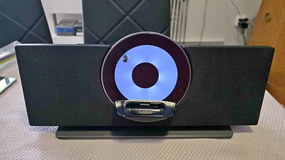 Colby Vitruvian ipod and iPhone speaker