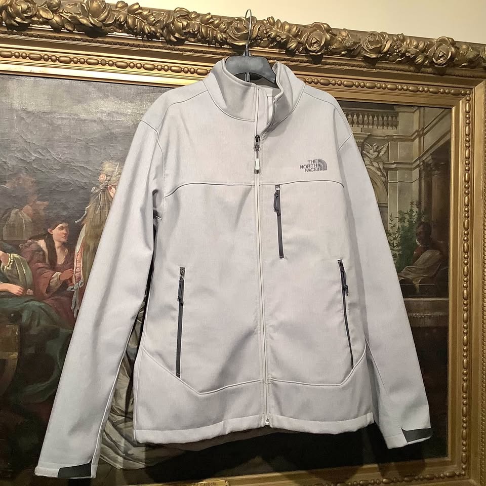THE NORTH FACE® WINDWALL SOFT SHELL JACKET SIZE MED EUC