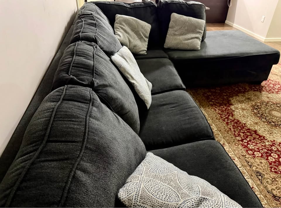 Ashley Furniture Sectional w/ Pull-Out Bed + Loveseat - photo 3