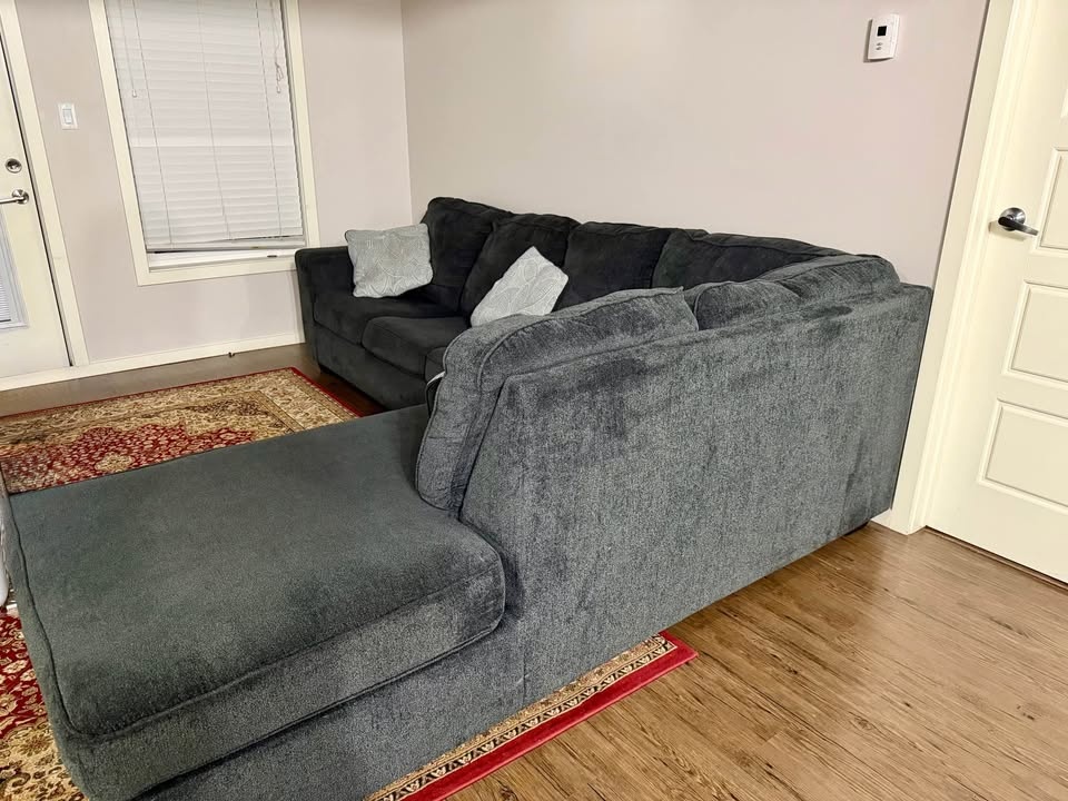 Ashley Furniture Sectional w/ Pull-Out Bed + Loveseat - photo 4