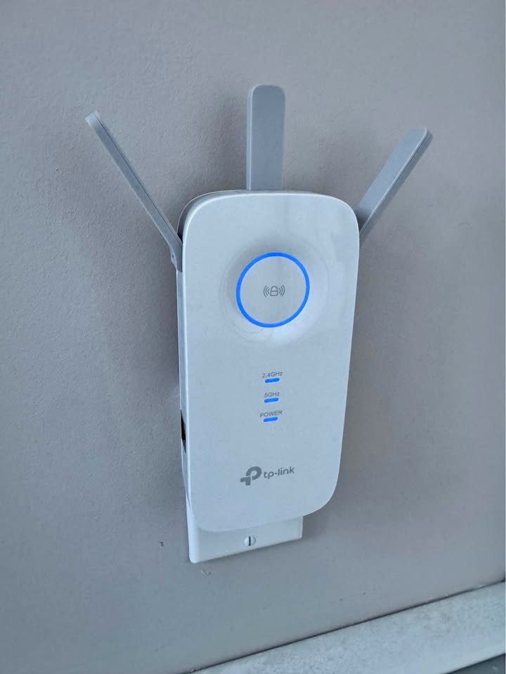 TP-Link Wireless AC1750 Wi-Fi 5 Range Extender (RE450)