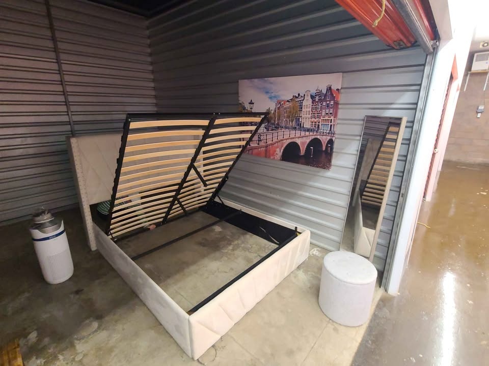 Queen size bedroom set- - photo 2