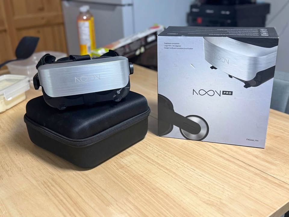 Noon Pro VR Headset with Box