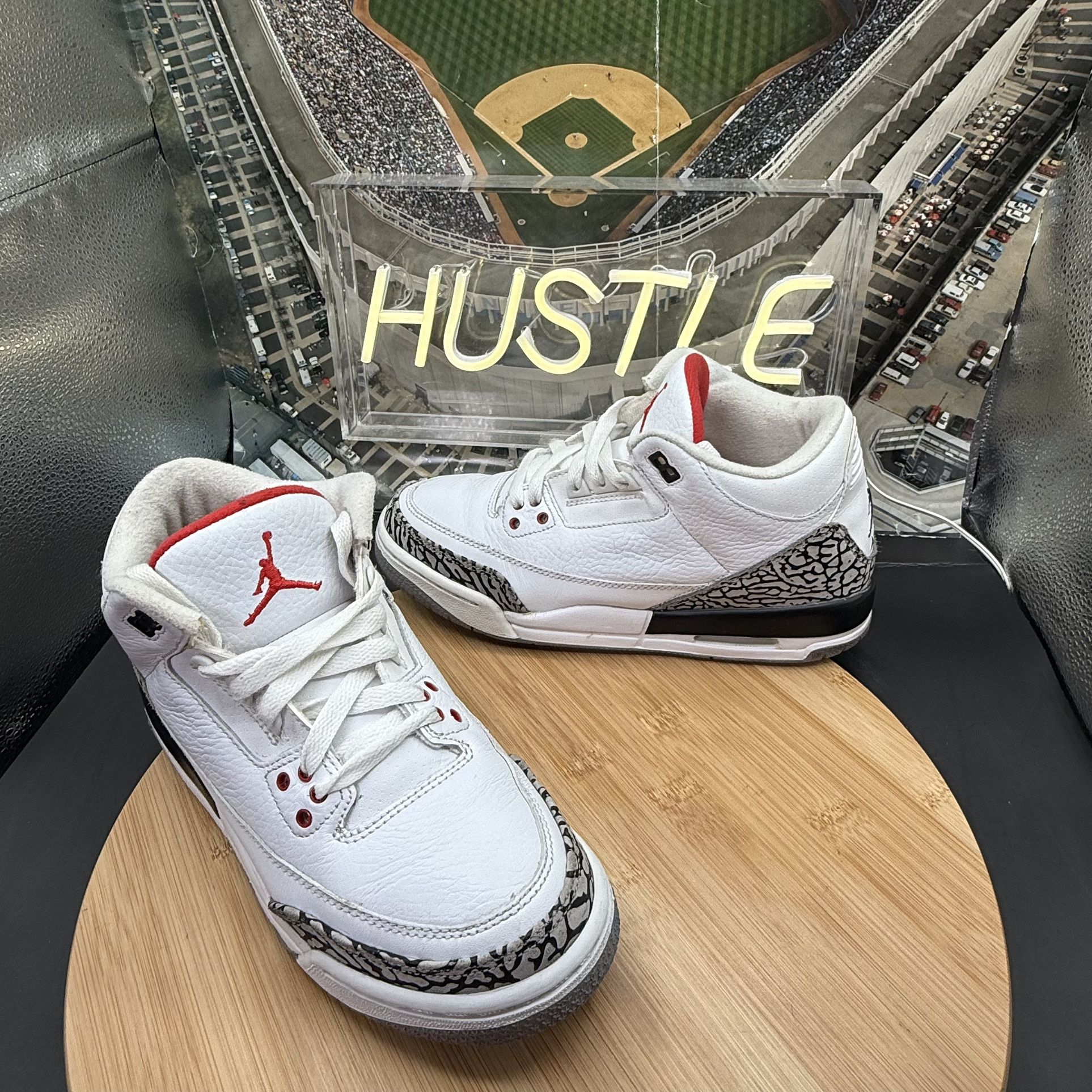 Nike Air Jordan III White Cement 2011 Retro (GS) SZ 5.5Y