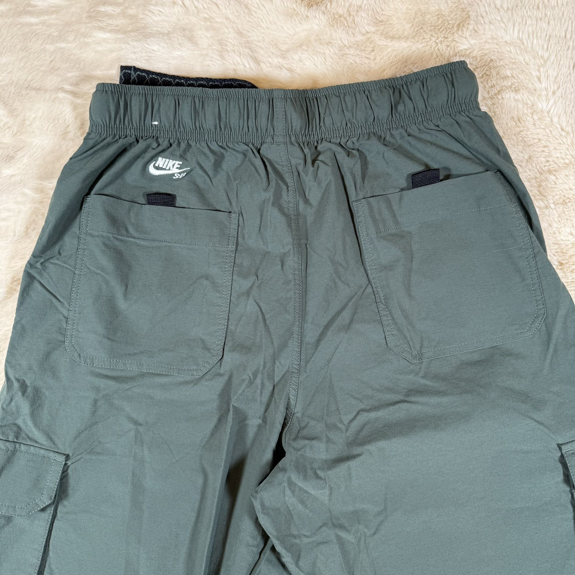 Nike SB Kearny Cargo Skateboarding Pants Dark Green Mens Sz Smal - photo 3
