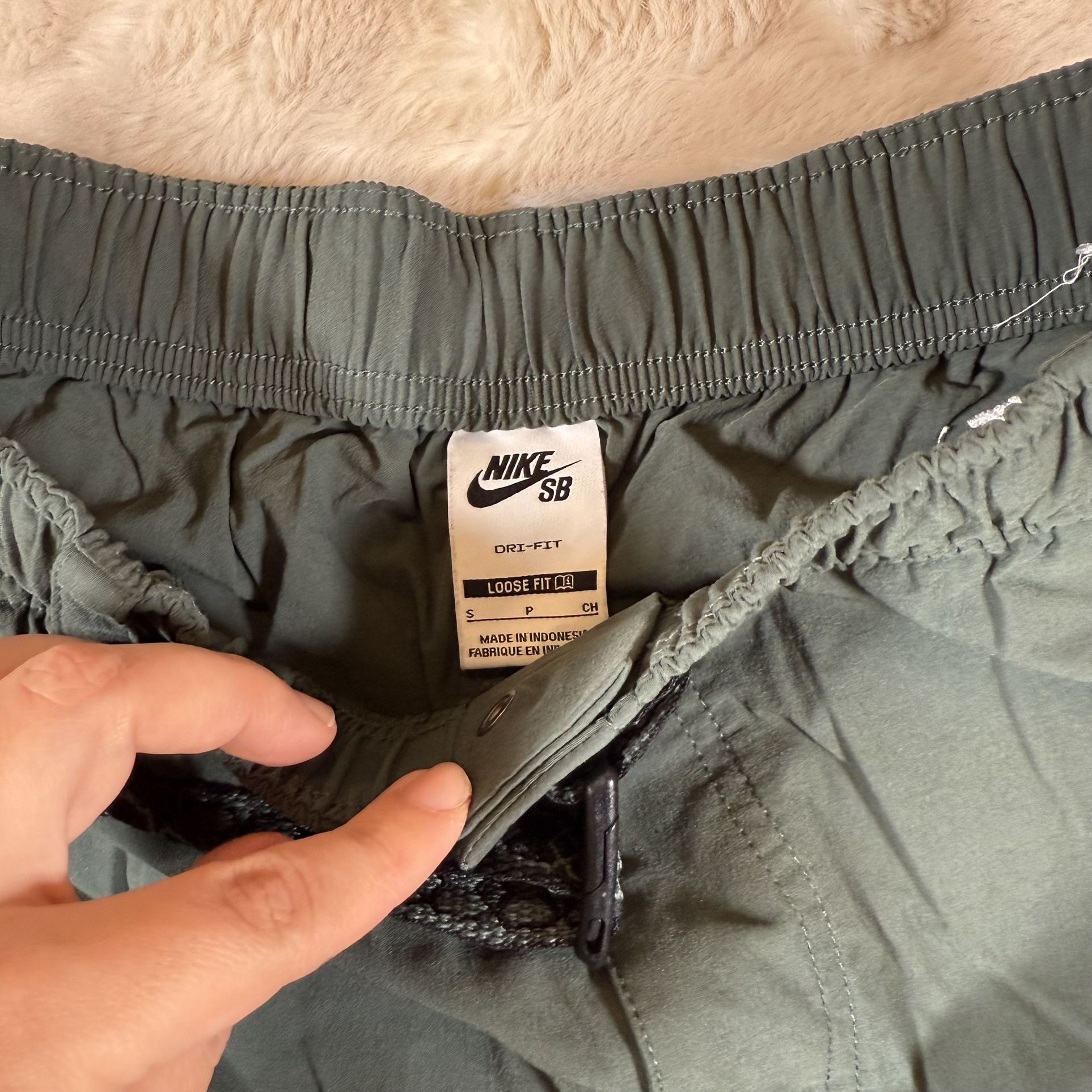Nike SB Kearny Cargo Skateboarding Pants Dark Green Mens Sz Smal - photo 4