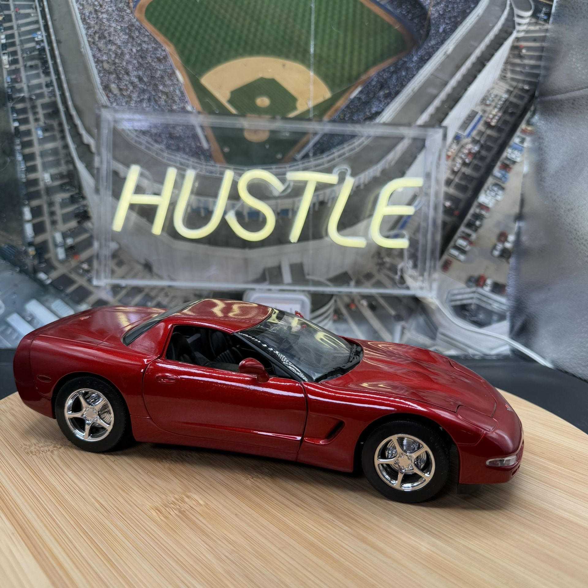 1999 Hot Wheels 00 Chevrolet Corvette C5 Red 1:18 Diecast