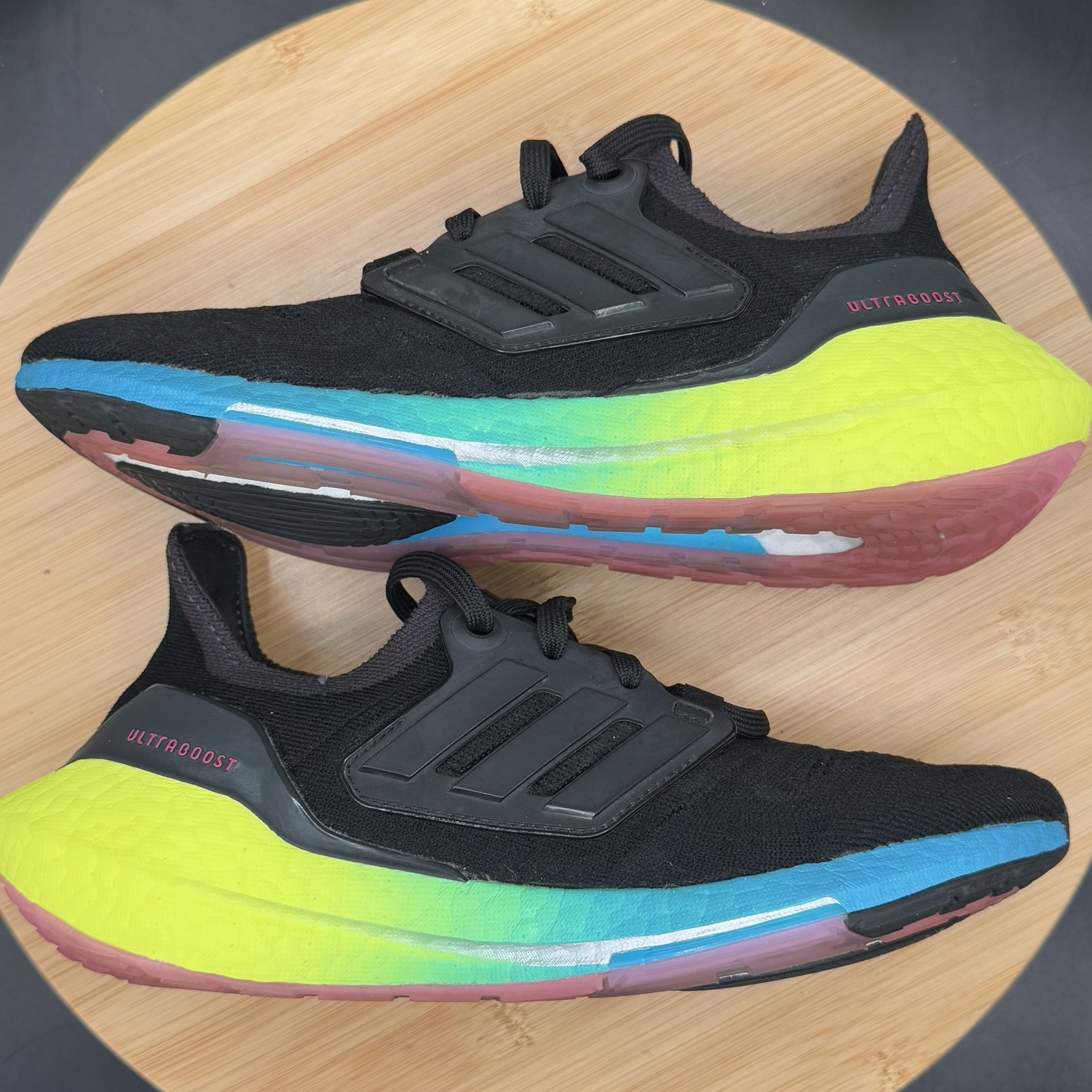 Adidas UltraBoost 22 'Black Multi Gradient' Mens Sz 5 - photo 4