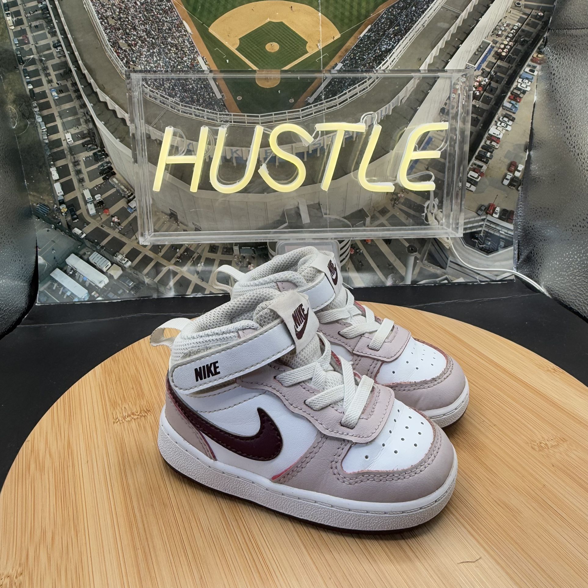 Nike Court Borough Mid 2 Kids Size 6C - photo 2