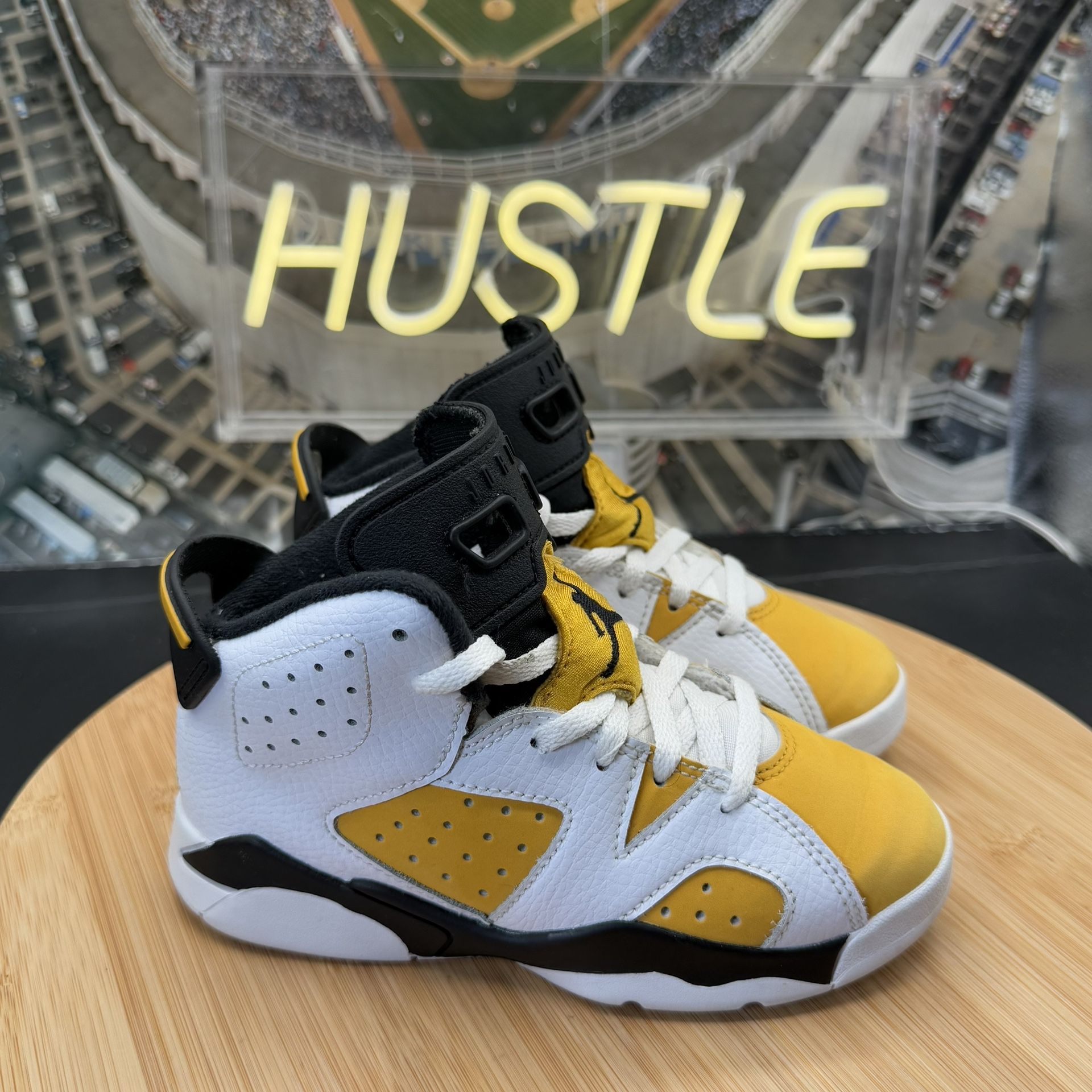 Nike Air Jordan 6 Retro (PS) Kids Size 11C White/Yellow Ochre - photo 2