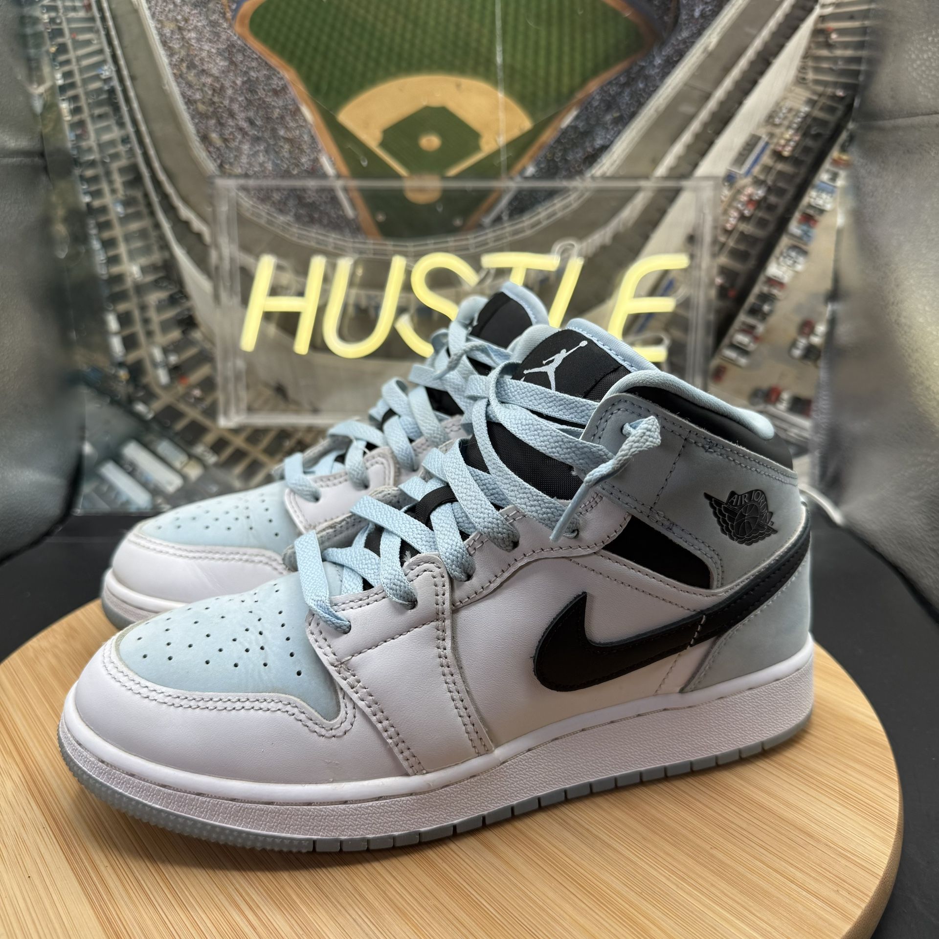 Nike Air Jordan 1 Mid 'Ice Blue' White SE (GS) Size 5.5Y - photo 3