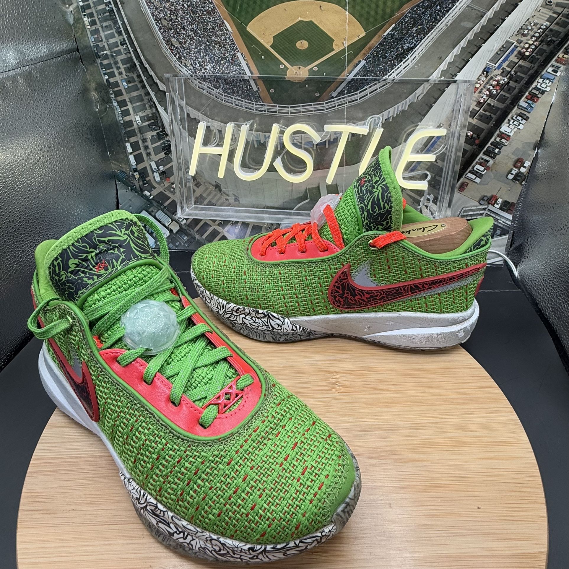 Nike Lebron XX 20 'Stocking Stuffer' Green Sneakers (GS) Size 6.