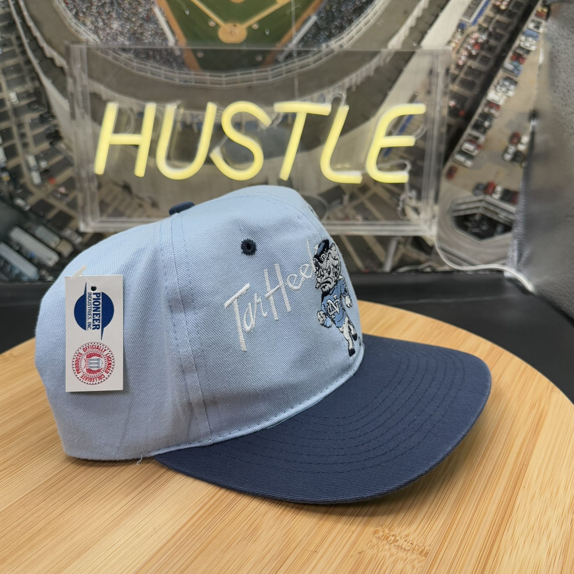Vintage North Carolina Tar Heels NCAA Snapback Cap - photo 2